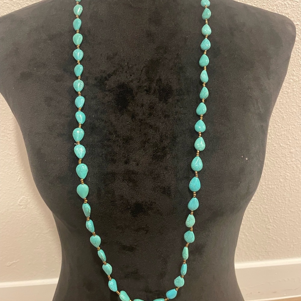 Chic Turquoise Beaded Necklace